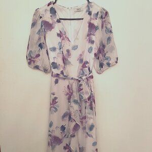 Suzy Shier Ruffle High-Low Floral Dress – White w/ Blue & Purple Print (XS)